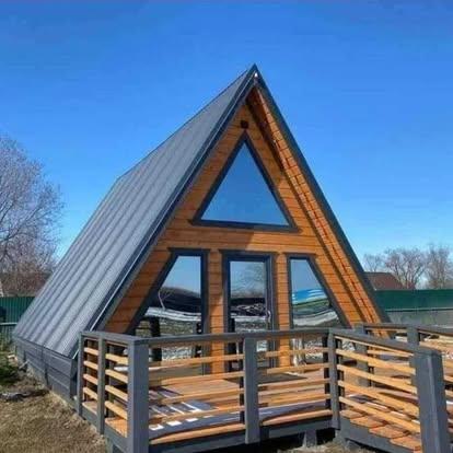 Terasă placată cu lemn